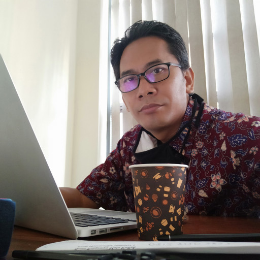 Yeni Cahyono, S.E., M.E.Sy